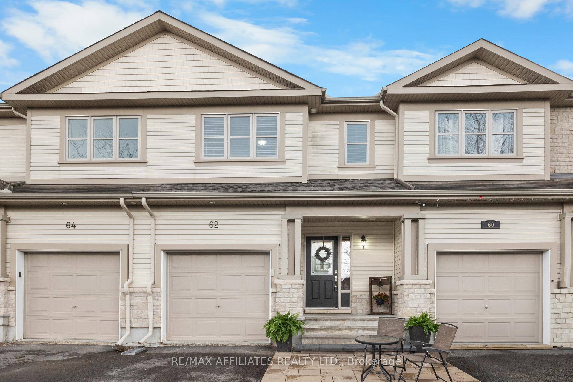 WELCOME TO THE SOUGHT AFTER NEIGHBOURHOOD OF STONEWATER BAY !