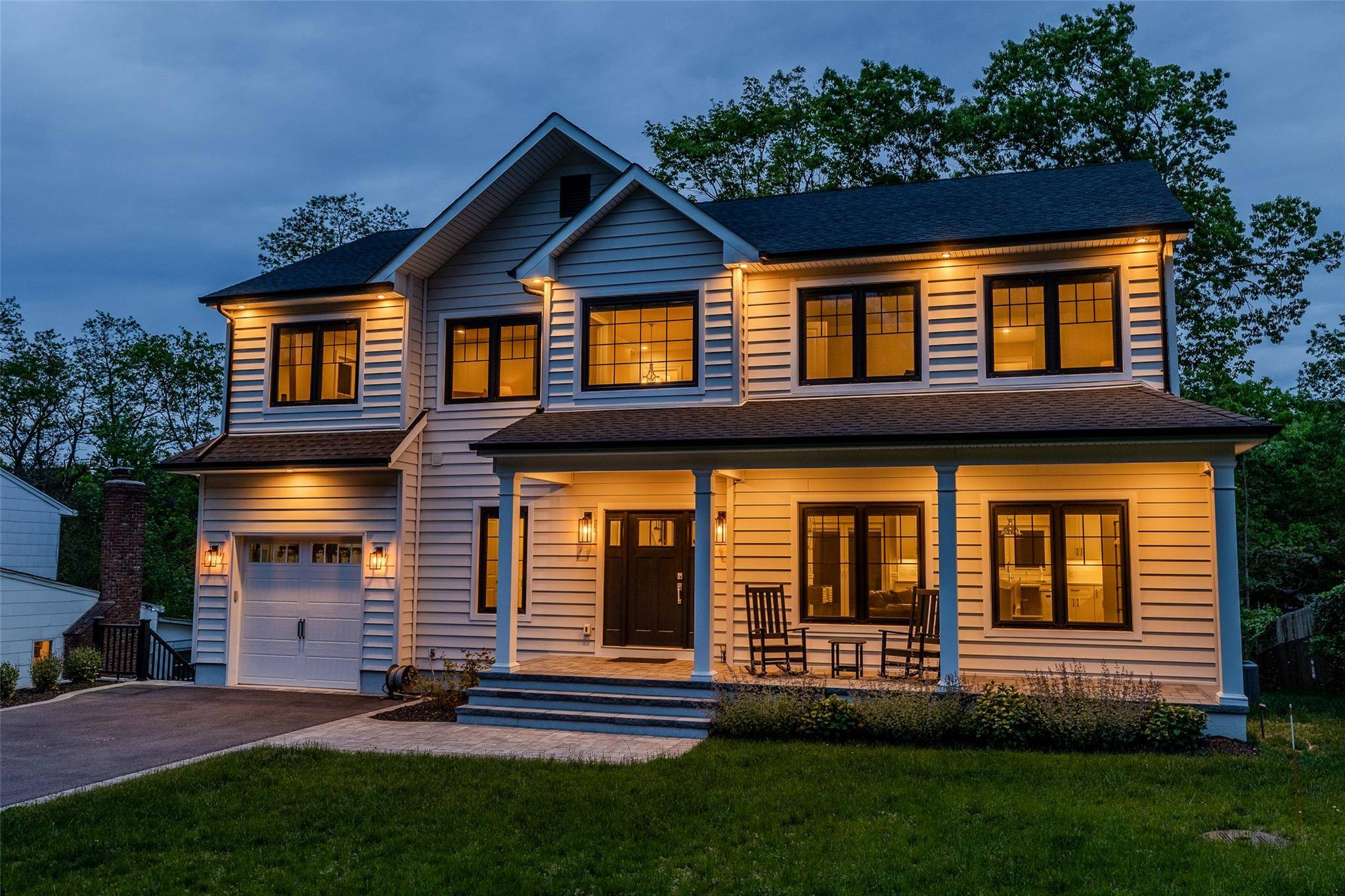Discover refined living in the sought after Sunken Meadow Hills community within the Kings Park School District !