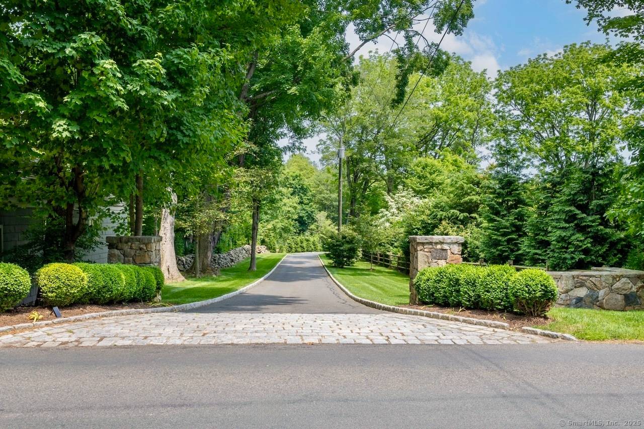 Luxury Living on the Fairfield Westport Border Set in the heart of Greenfield Hill, this exceptional 6 bedroom, 8 bath estate offers a rare combination of privacy, elegance, and resort ...