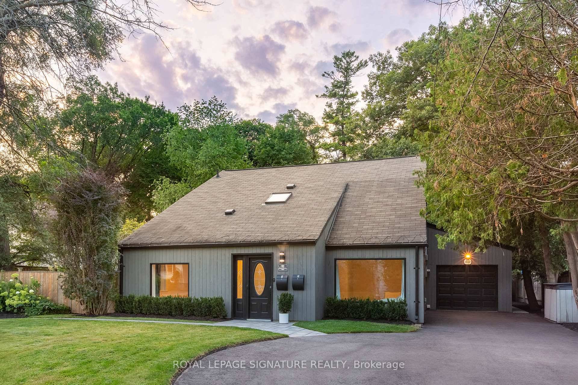 Mid Century Meets Modern With This Stunningly Updated Home Featuring 4 Bedrooms amp ; 4 Bathrooms, All Above Grade, In The Heart Of Bustling Clarkson Village.