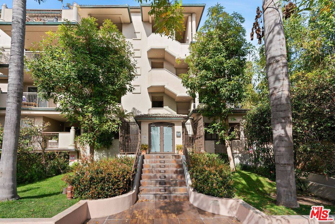 8121 Norton Ave 2BR Hollywood Hills East La