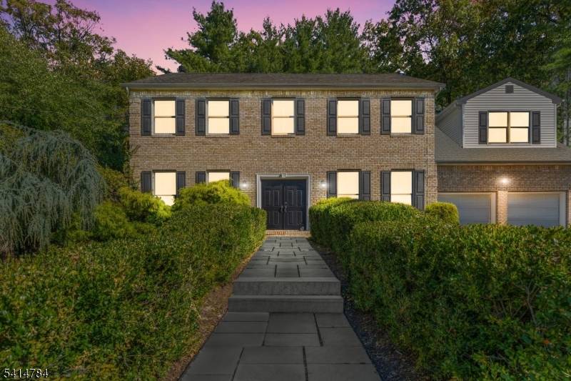 5 Bedroom Newstead Colonial on Quiet U Shaped Street Rarely available, custom built in 2000 and meticulously maintained by the original owners.