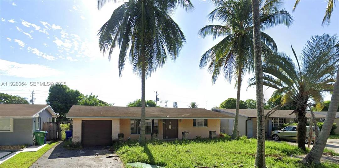 A true blank canvas ! This property is a full rehab project with incredible potential for the right buyer.