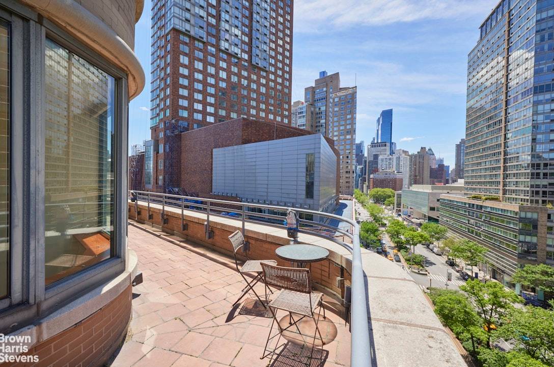 ONCE IN A BLUE MOON...,,, you come across a unique, extraordinary apartment like this one for the first time in over ten years this elegant and spacious Southwest corner two ...