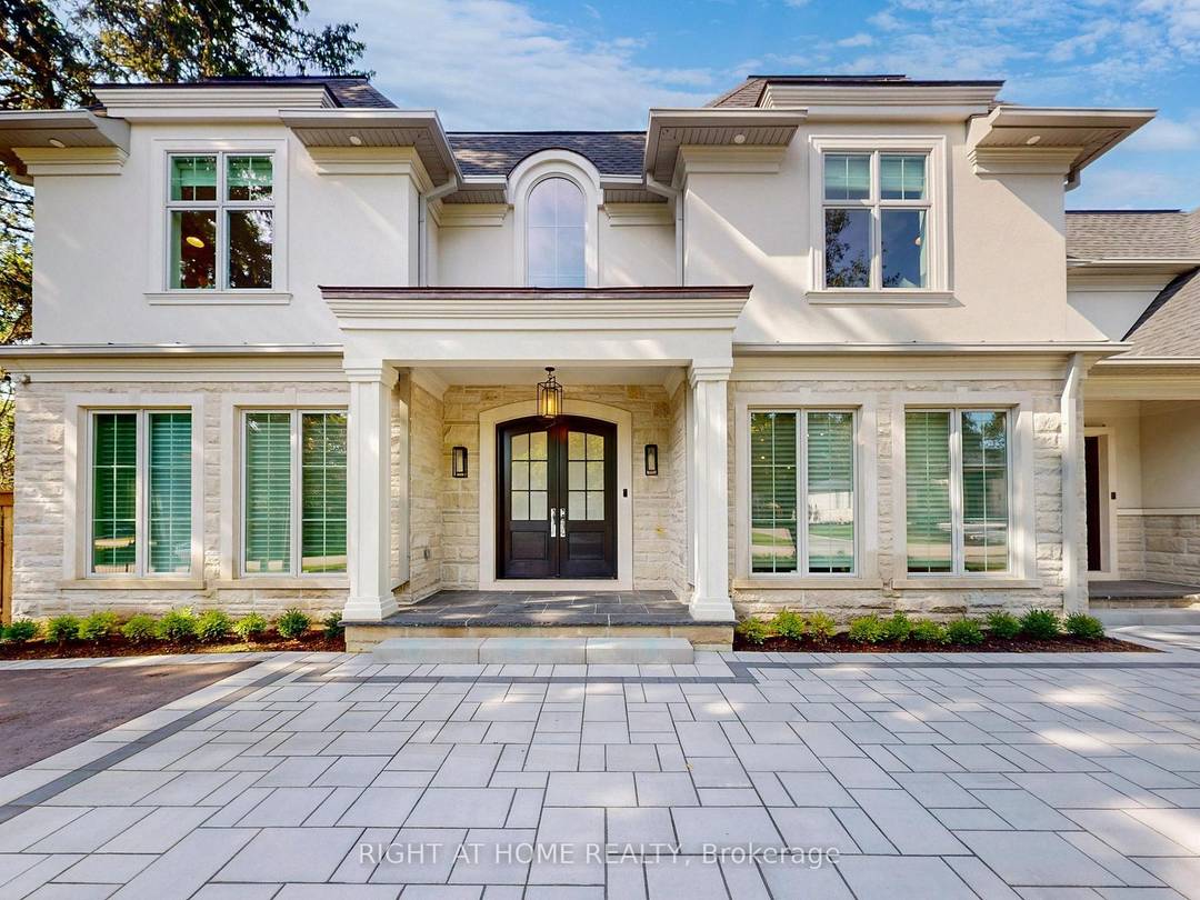 This Incredibly Keeren Designed Home Built In 2022 !