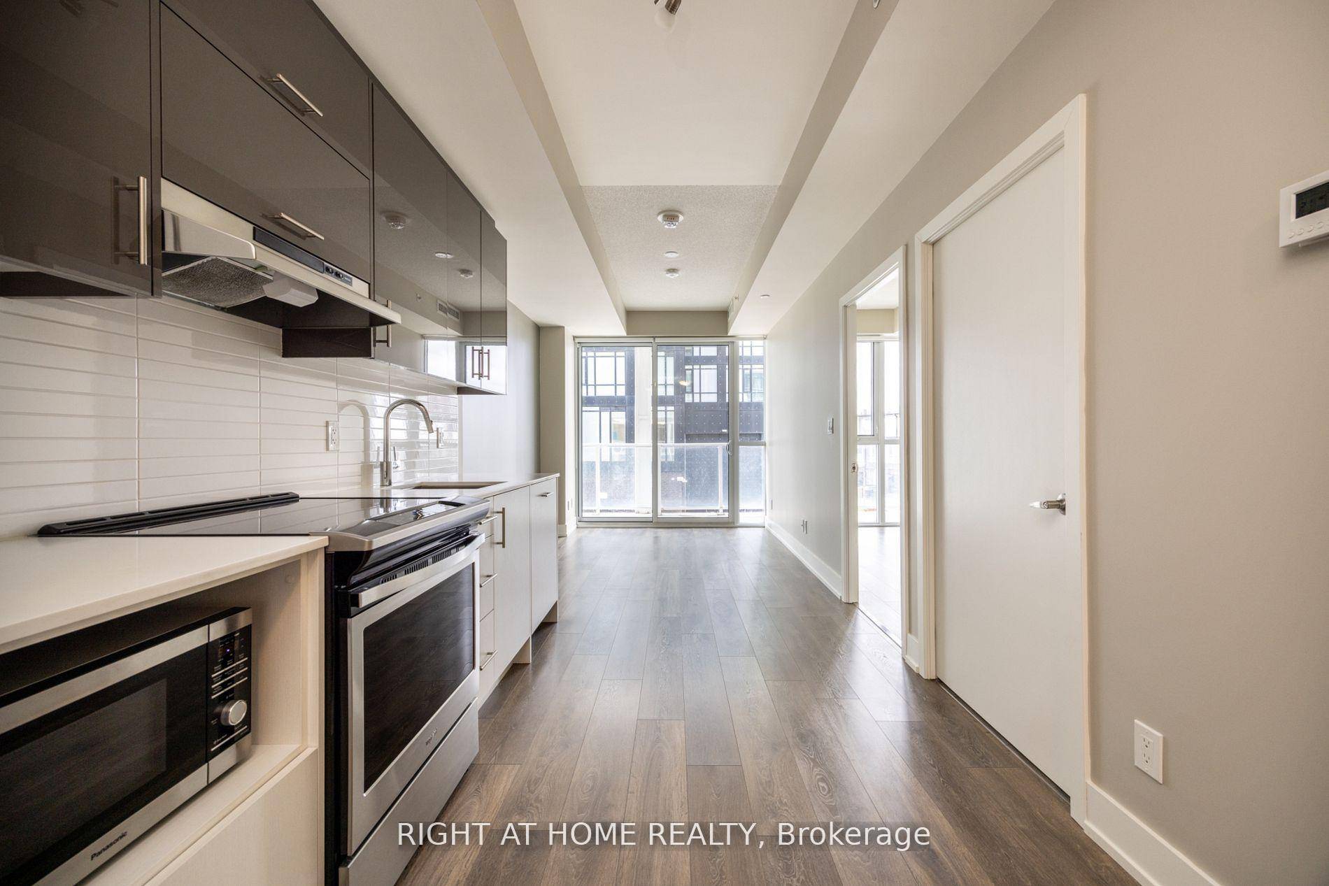 Stunning 1 Bedroom Plus Den Right Across From Fairview Mall And Off Of Highway 404.