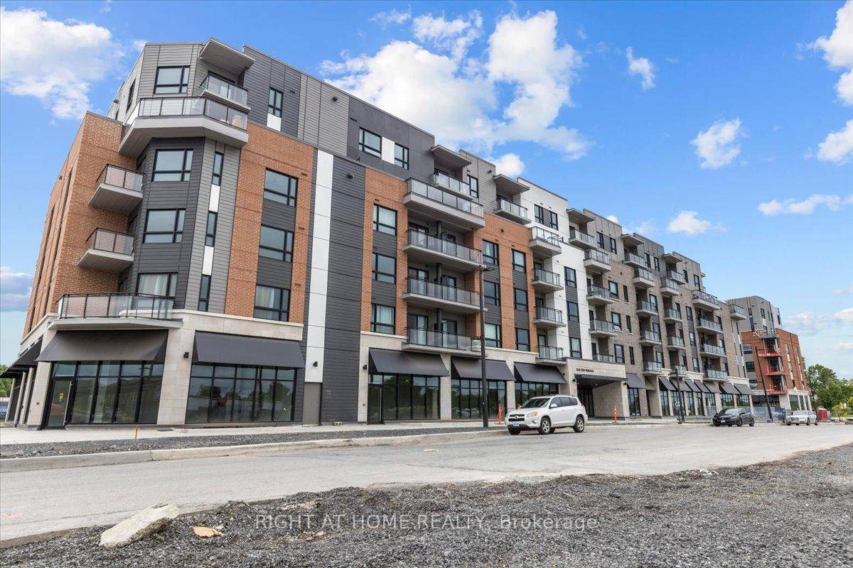 Charming 1 bedroom den luxurious condo in Wateridge Village !