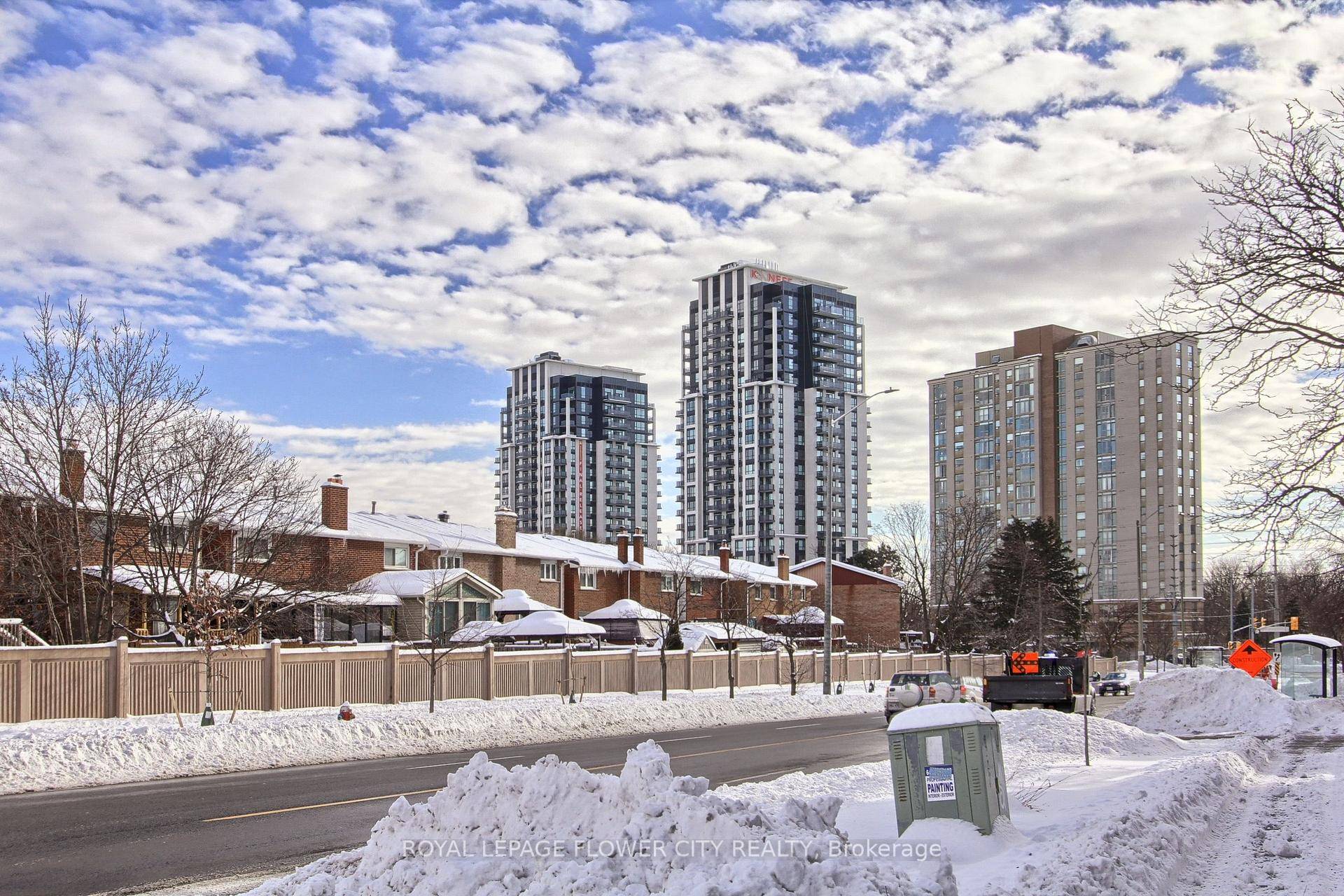 Stunning 1 Bedroom Den Unit Offers High End Finishes And A Beautiful Ravine and City View With An Oversized Balcony.