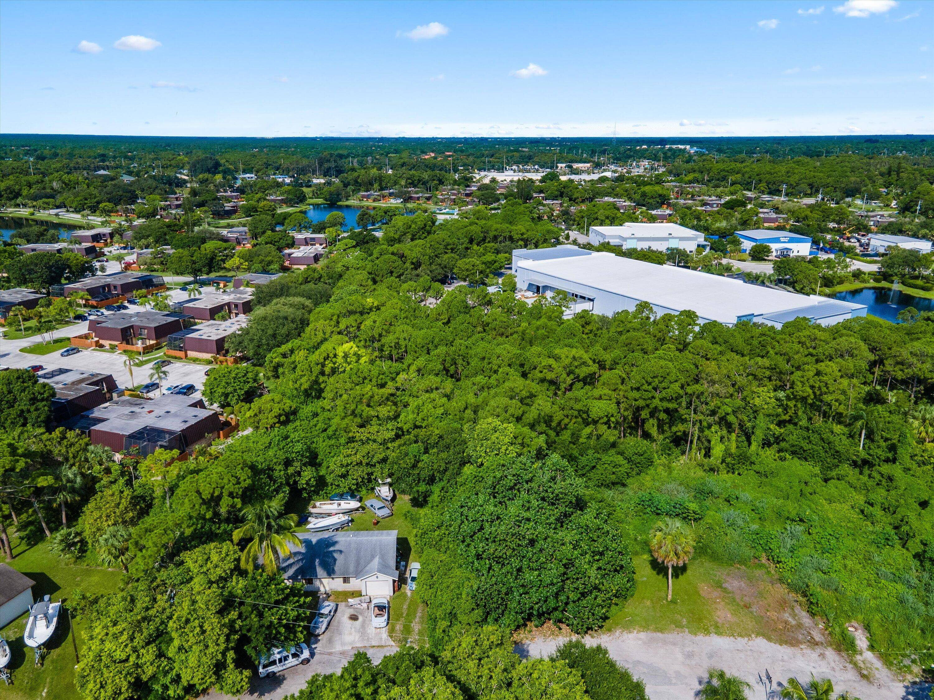 Build your dream home in the heart of Stuart !