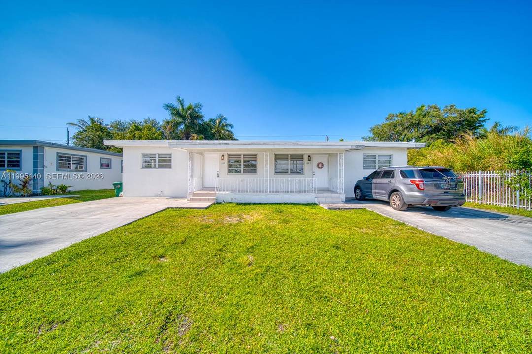 Recently Remodeled Duplex in Red Hot Rental Area Investors, take note !