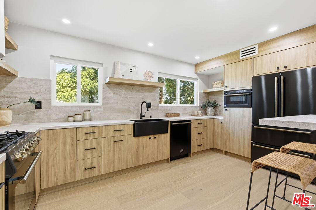 4738   La Villa Marina 2BR Marina Del Rey La