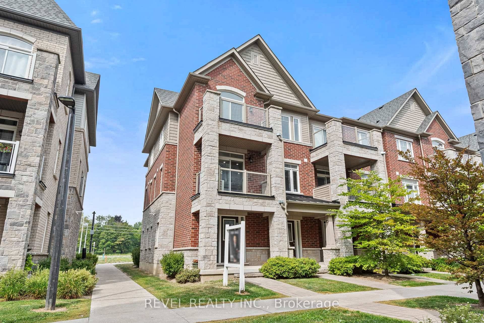 Welcome to 2621 Garrison Crossing in Pickering's sought after Duffin Heights !