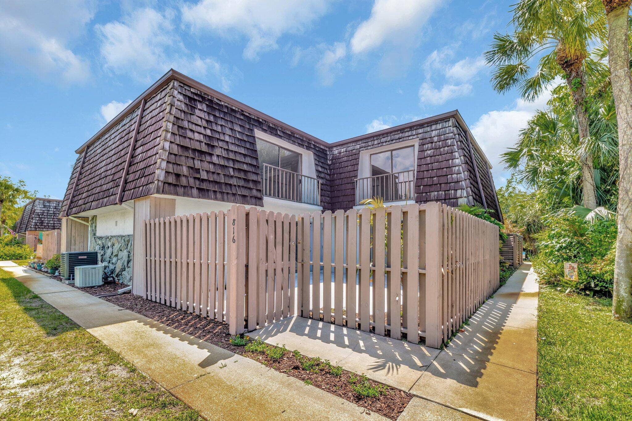 Live the easy life in this freshly painted 2 bedroom, 2.
