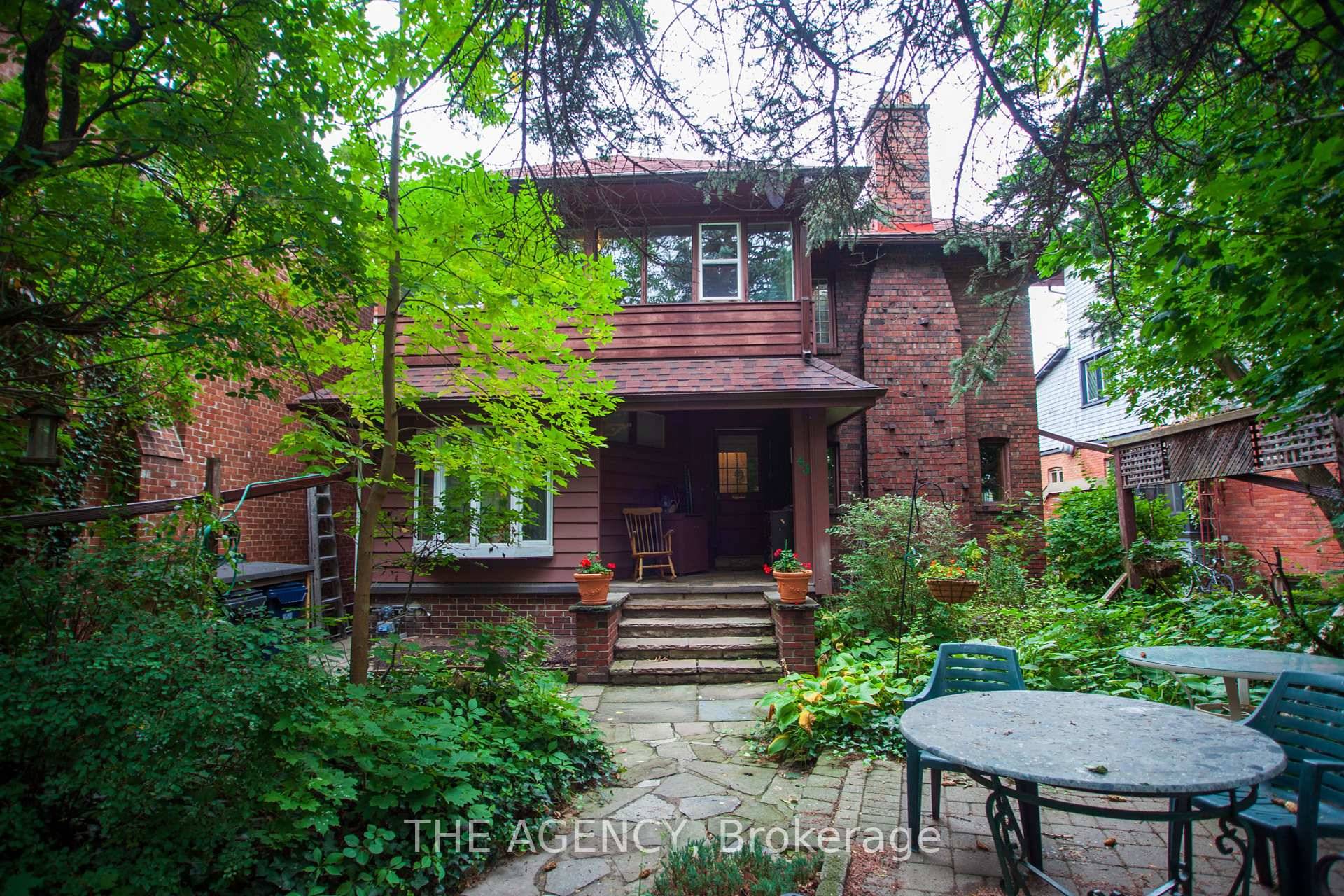 Suited to a professional seeking a peaceful and character filled space, this main floor apartment sits on a beautiful tree lined street in the High Park Junction area, just a ...