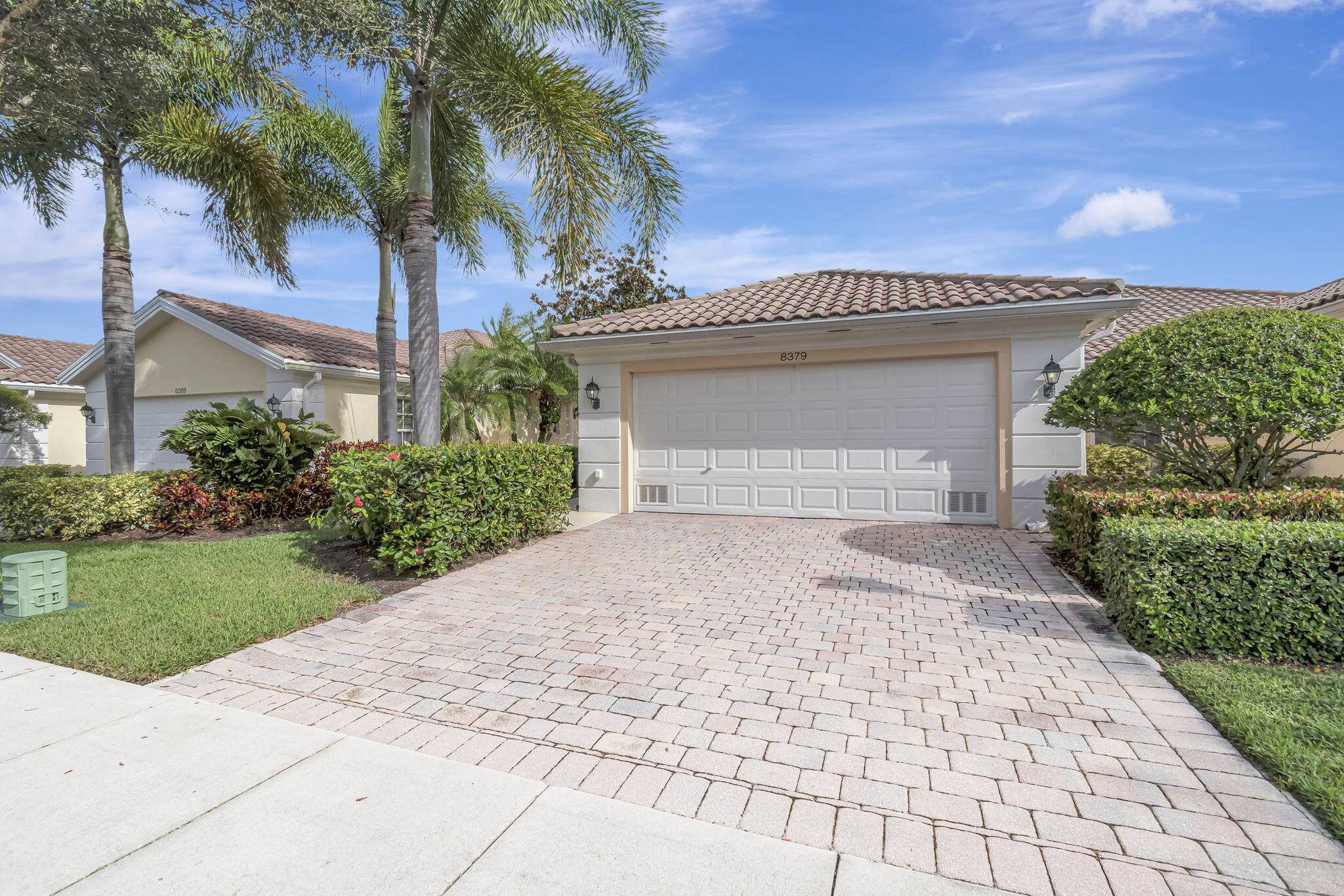 Step into this beautifully refreshed Capri model, offering 2 bedrooms, 2 bathrooms, and over 1, 500 square feet of comfortable living space in the sought after VillageWalk community.