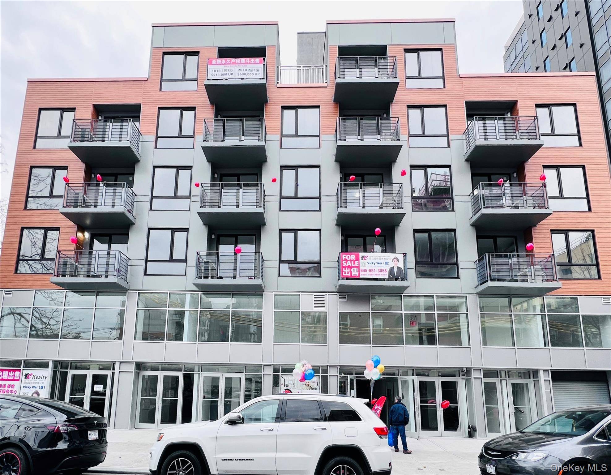 Great Location, C O ready, washer amp ; Dryer in unit, close to bus stop, subway, LIRR, near H mart, 7 11, rite aid, Stainless steel appliances, only pays electricity, ...
