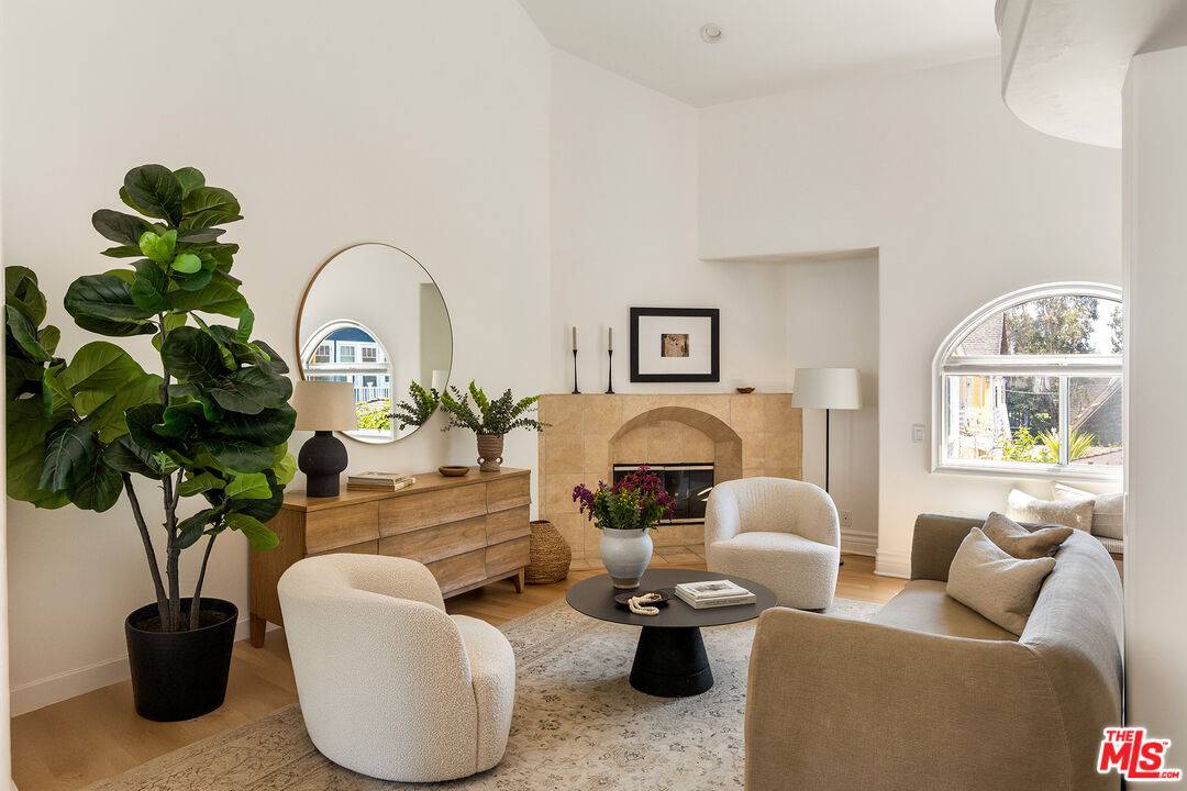911 7th St 2BR Santa Monica La
