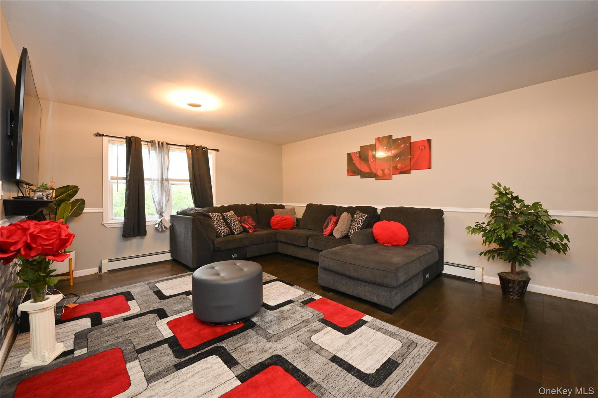 Very Sunny and Charming Detached Colonial on a Great Block in the Heart of West Hempstead !