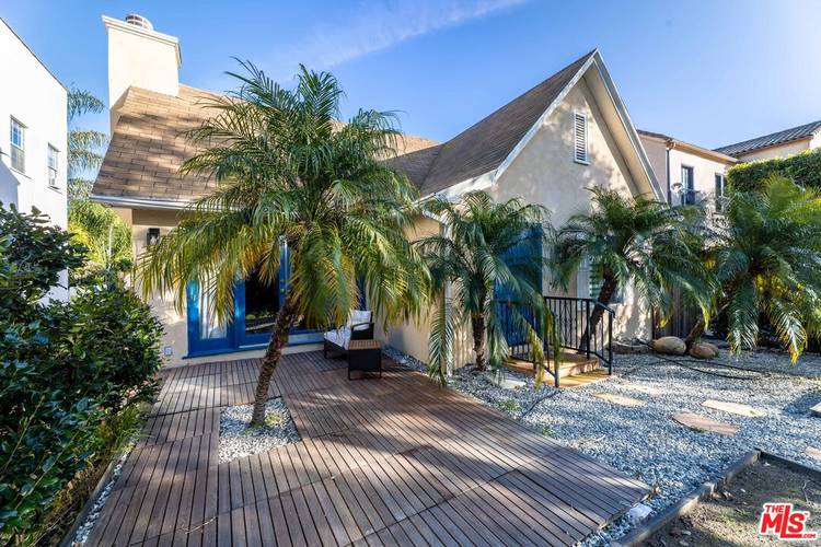 1112  S Highland Ave 4BR La