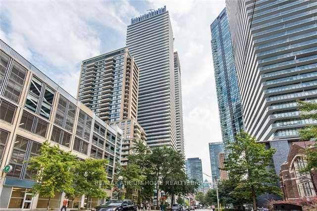 Cresford 5 Star Condo Living Casa Gorgeous Studio Located Near Yonge And Bloor And Steps To Bloor Street Shopping !