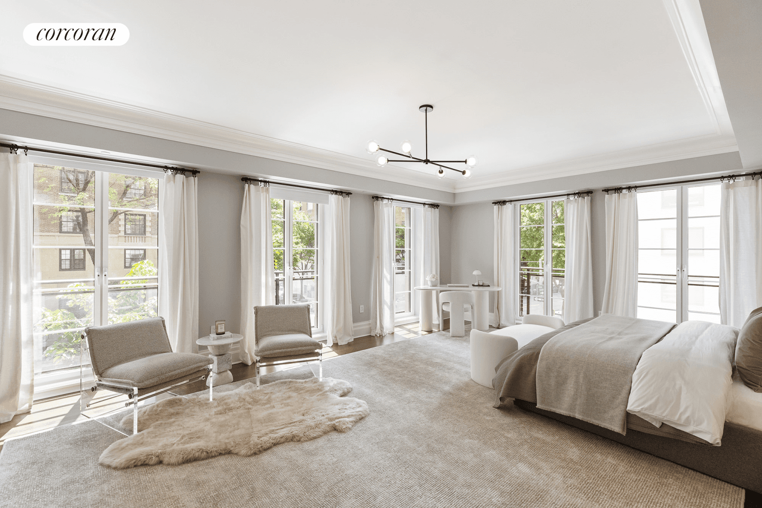 20 East End Avenue's breathtaking Maisonette, a prized residence designed by the world renowned architect Robert A.