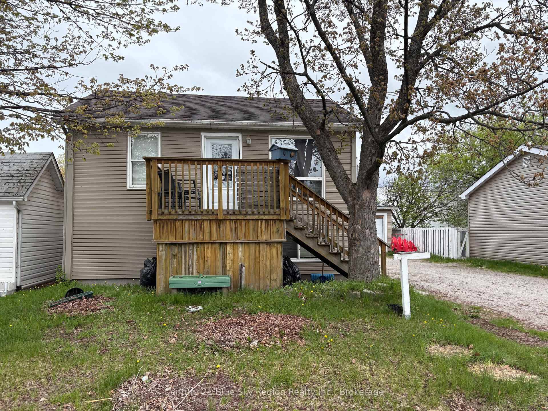 Get yourself into home ownership with this 4 bedroom Bungalow that is only steps away from Lake Nipissing.
