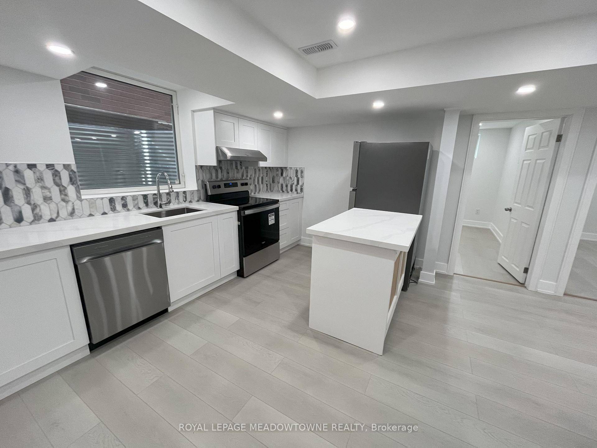 Be the first to live in this beautifully finished, brand new basement apartment !