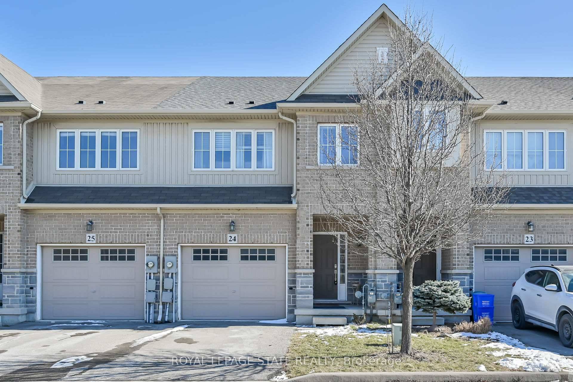 Welcome home ! Step into this example of modern living in this magnificent multi level townhome, offering a refined blend of comfort and sophistication.