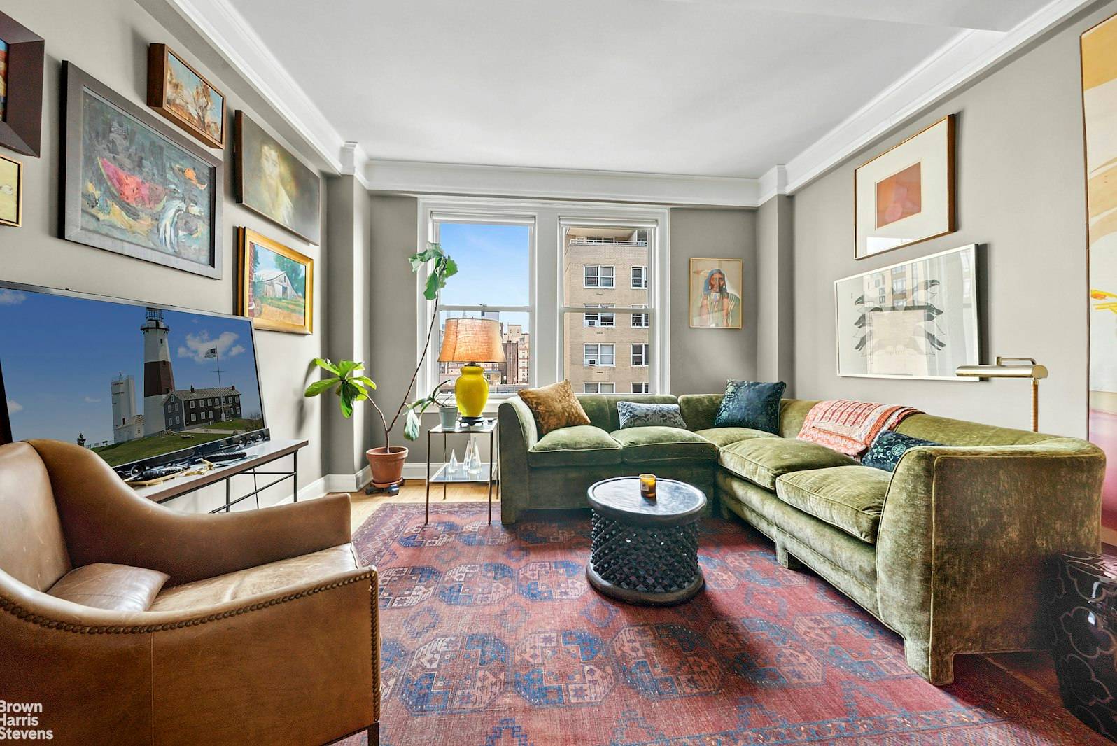 Style, Views And Light A most thoughtfully designed, comfortable, sun filled home located in the finest Pre War Co op in Gramercy.