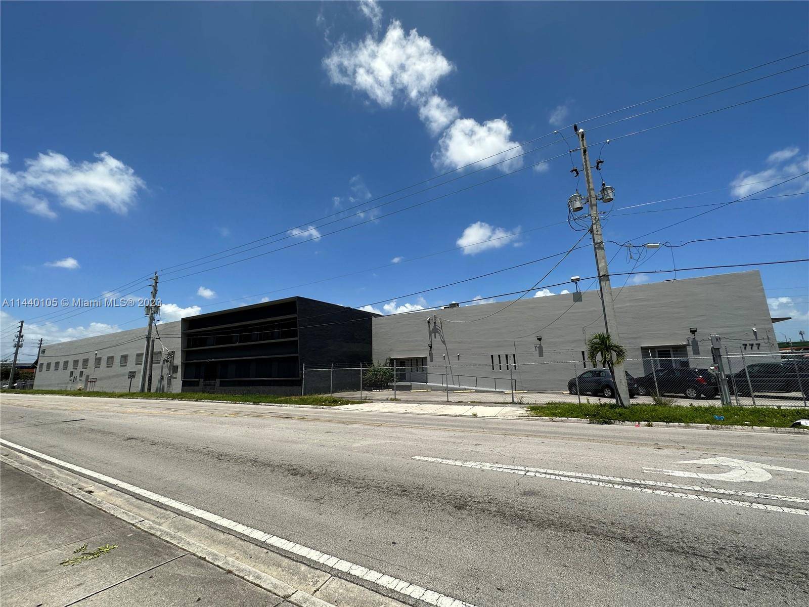 Office showroom size 4, 986 SF Mezzanine size 3, 865 SF East Side One 1 van height door, 2 additional van height doors can be re opened West Side Three ...