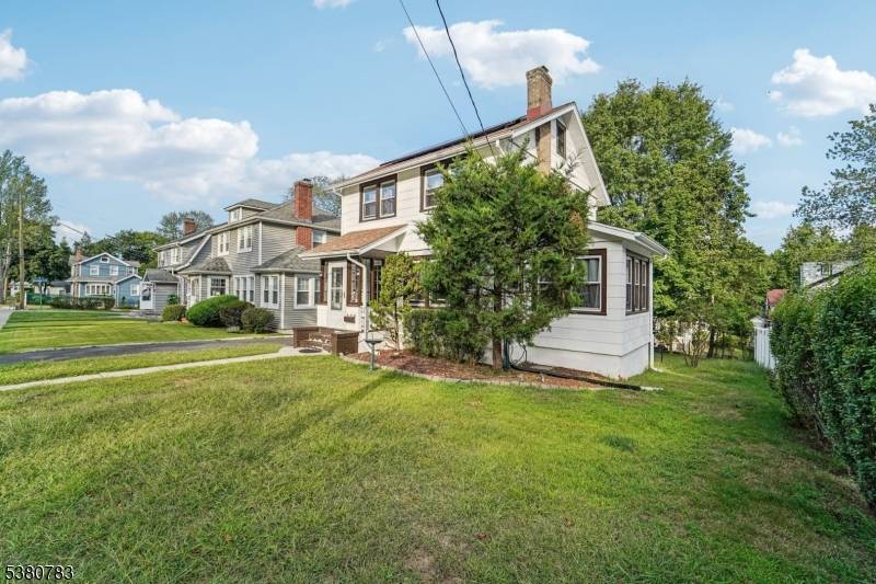 Welcome to this classic three bedroom, 1.