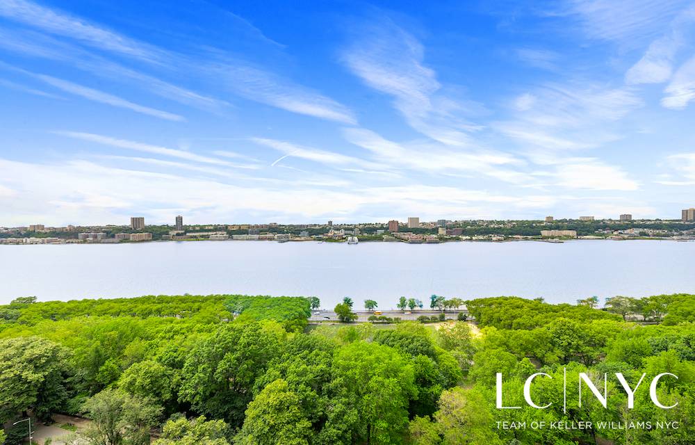 HIGH FLOOR STUDIO, DIRECT RIVER VIEWS !