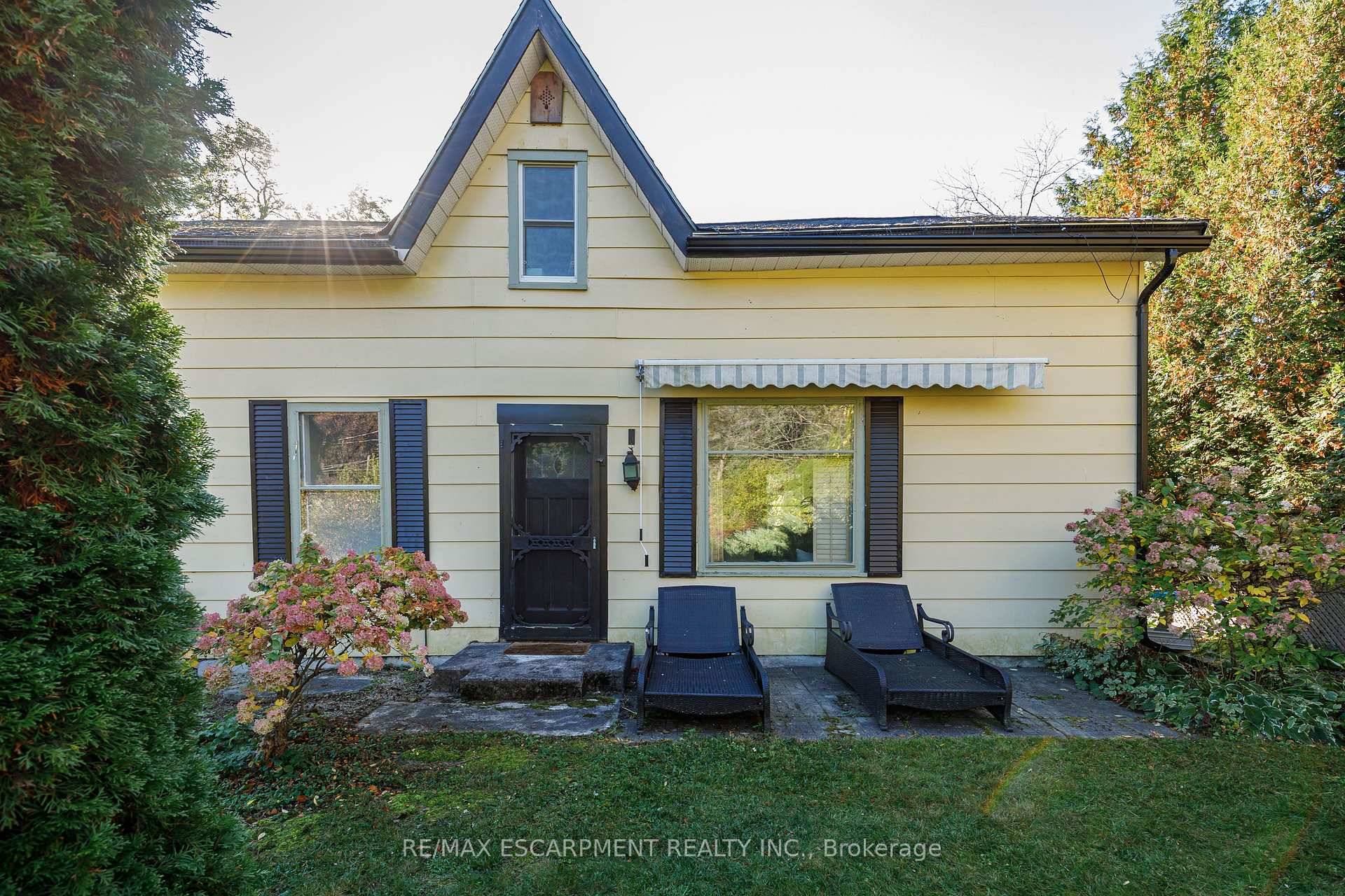 Charming Century Home in the Heart of Meaford !