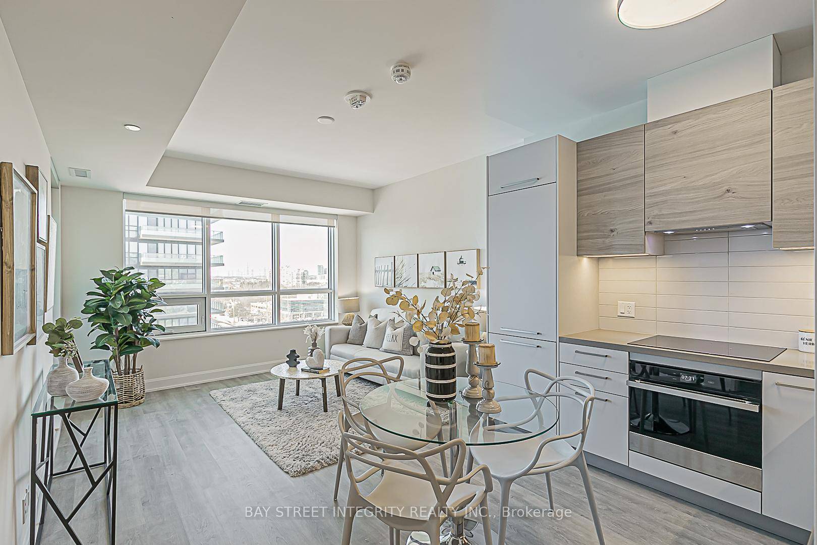A Landmark Remarkable Condominium Building Located At Hwy 7 amp ; Bayview Avenue By Times Group Corporation.
