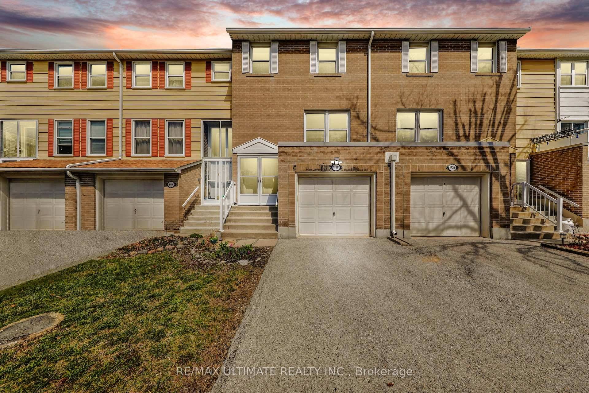 Welcome To The Exclusive Postwood Lane Community Of The Prestigious Bayview Fairway Region Located In The Highly Coveted Thornhill Area Of Markham Fully Updated 4 Bedroom RARE Townhome Meticulously Maintained ...
