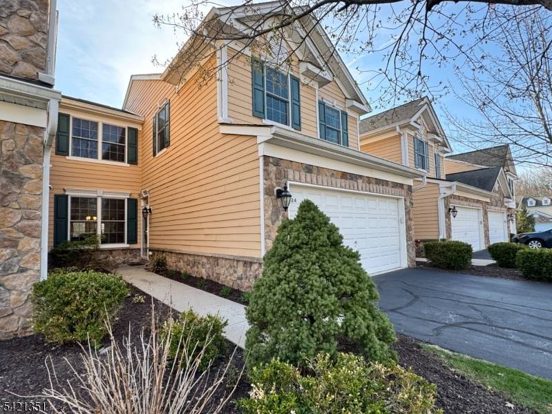 Pristine townhome in Parsippany ?