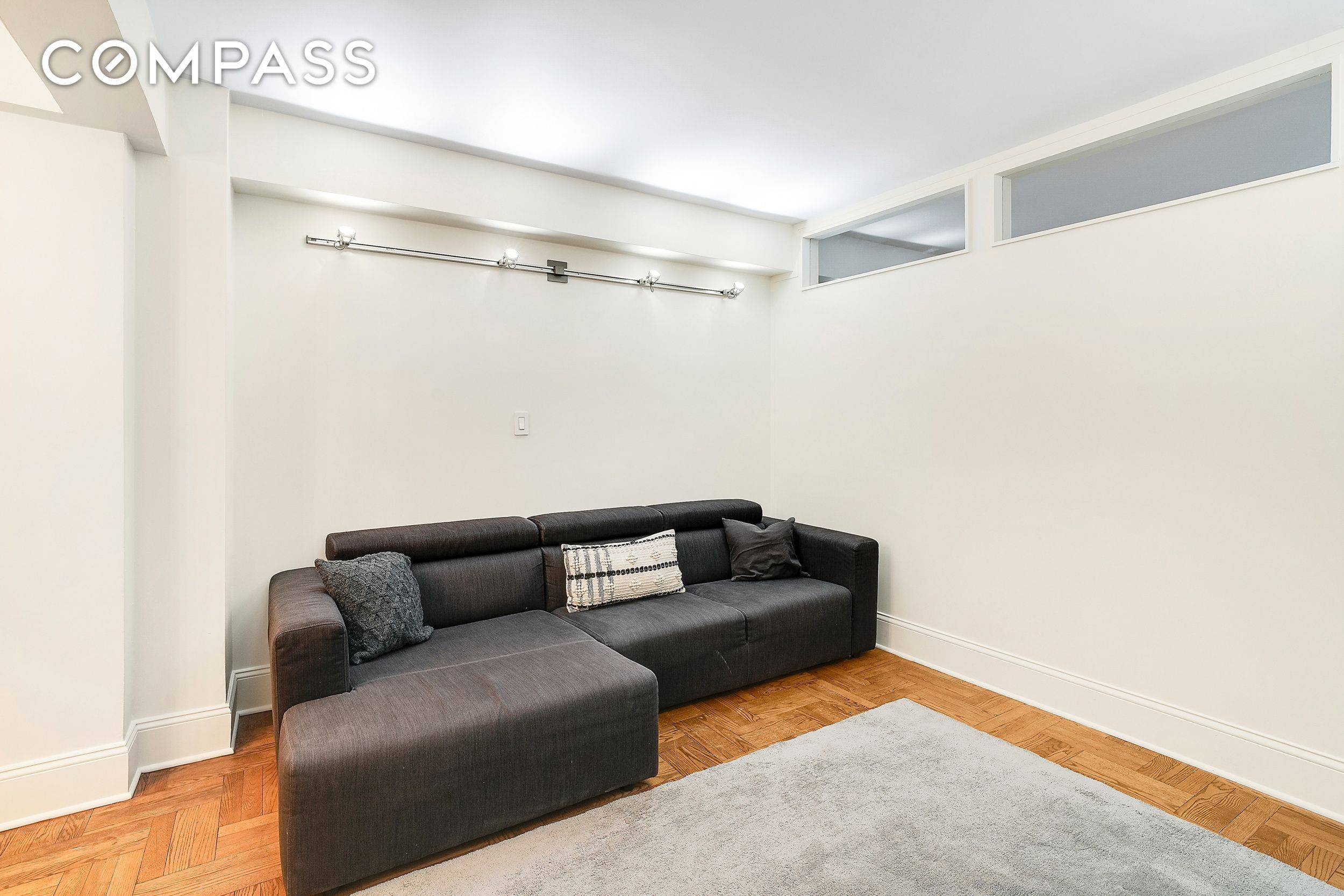 Welcome to this beautifully renovated 2 bedroom, 1 bathroom apartment in a full service doorman building in the heart of Midtown Manhattan, just steps from the E, M, and 6 ...