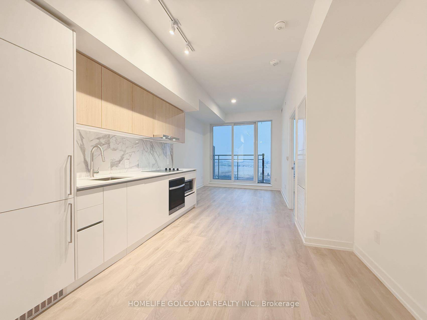 Welcome to this new and spacious 1 1 bedroom condo with 10 ft high ceilings and unobstructed views.