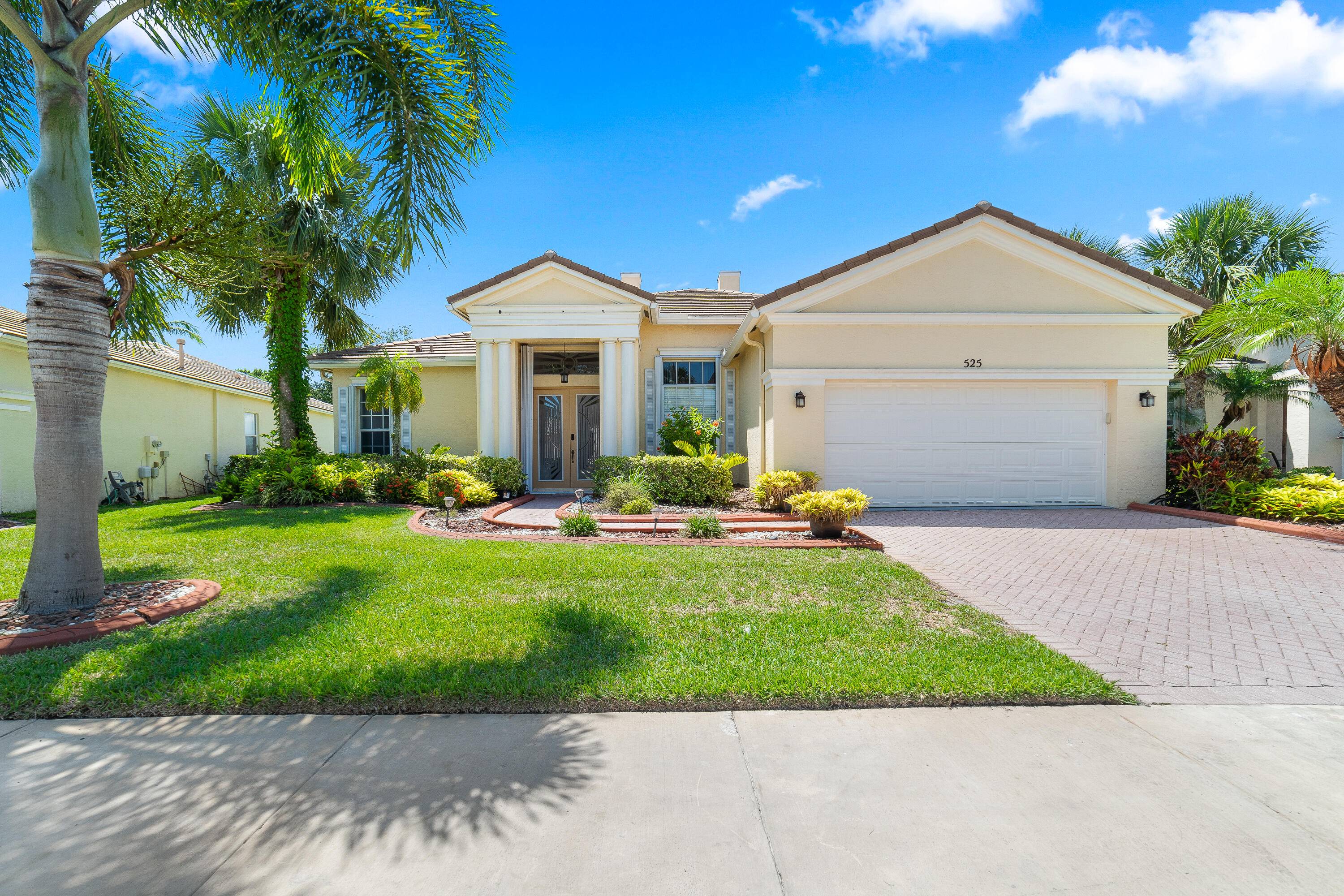 Welcome to Your New Lakefront Retreat in Lake Forest at St.