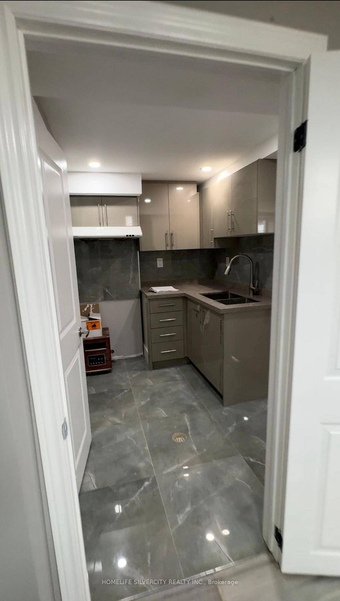 4 Bedroom 2 story detached house with brand new !