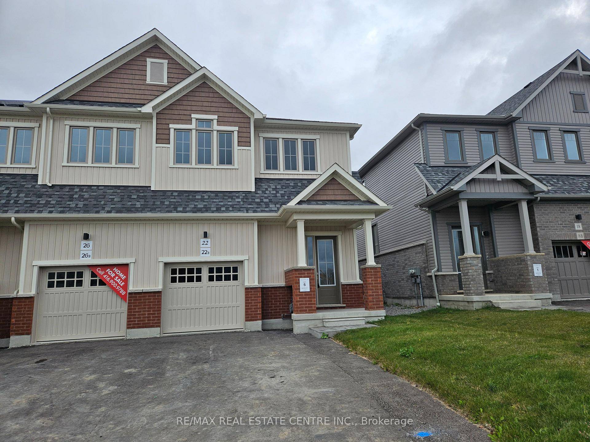 Move into this brand new spacious townhouse !