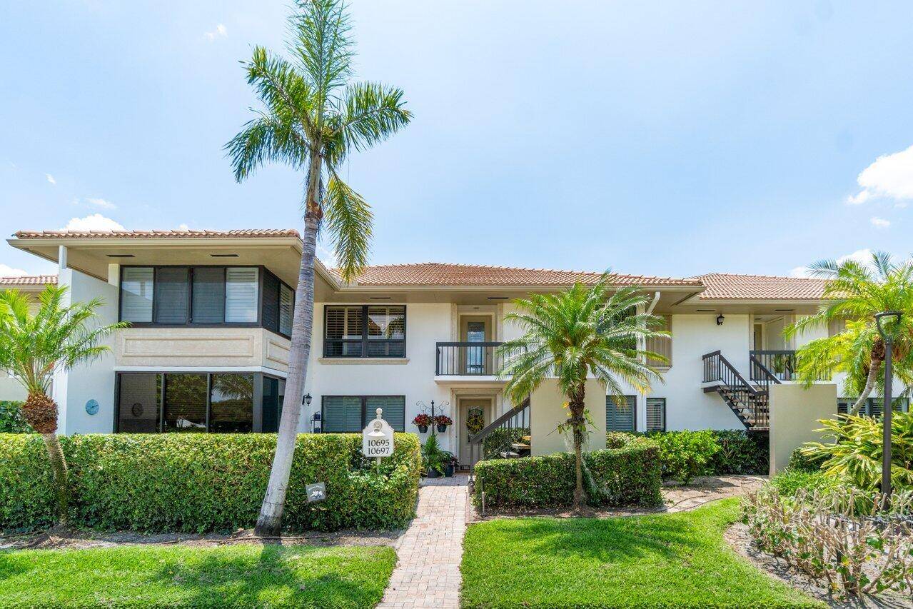 Spectacular double fairway golf views of the newly designed 17 and 2 North Course abound from this lovely 3 BR 2 BA second floor condo, located in the desirable Azalea ...