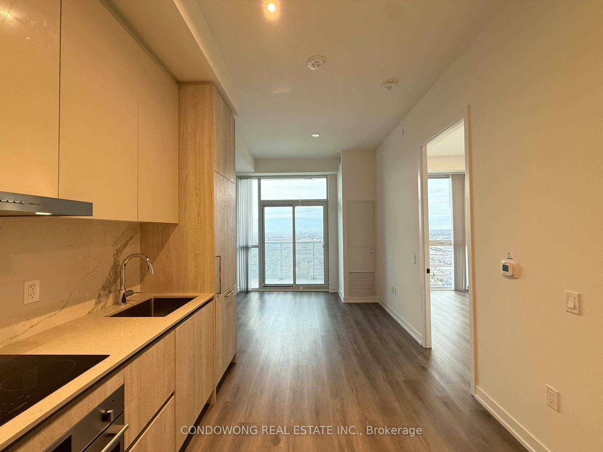 Modern 1 bedroom suite at 225 Commerce St in the heart of Vaughan's Transit City community.