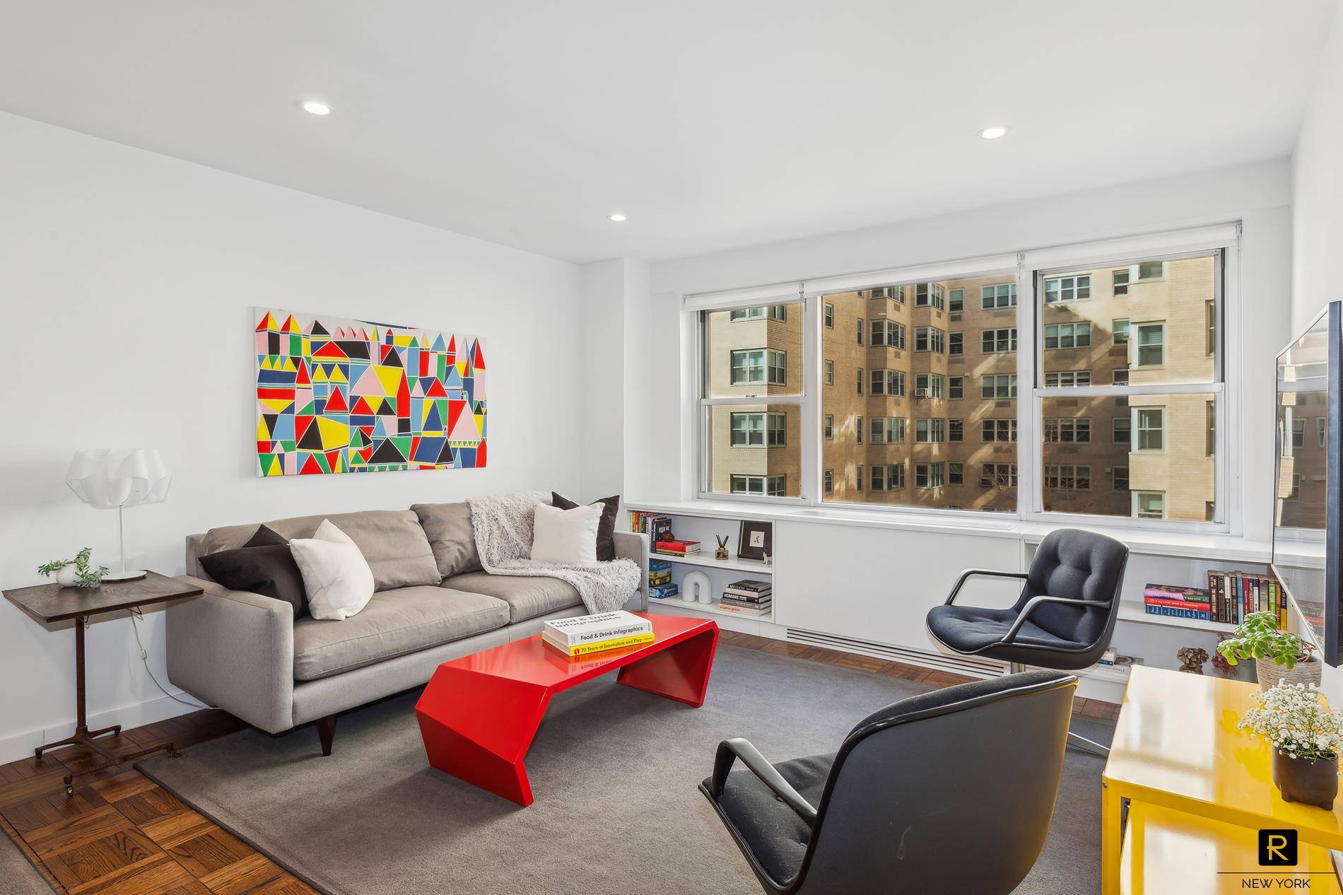 Beautifully renovated 1 bedroom, 1 bathroom residence in the center of Greenwich Village.
