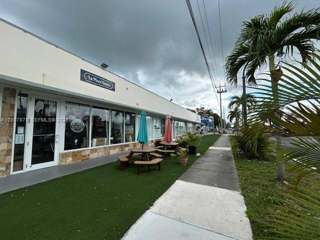 High visibility property located along Biscayne Boulevard !