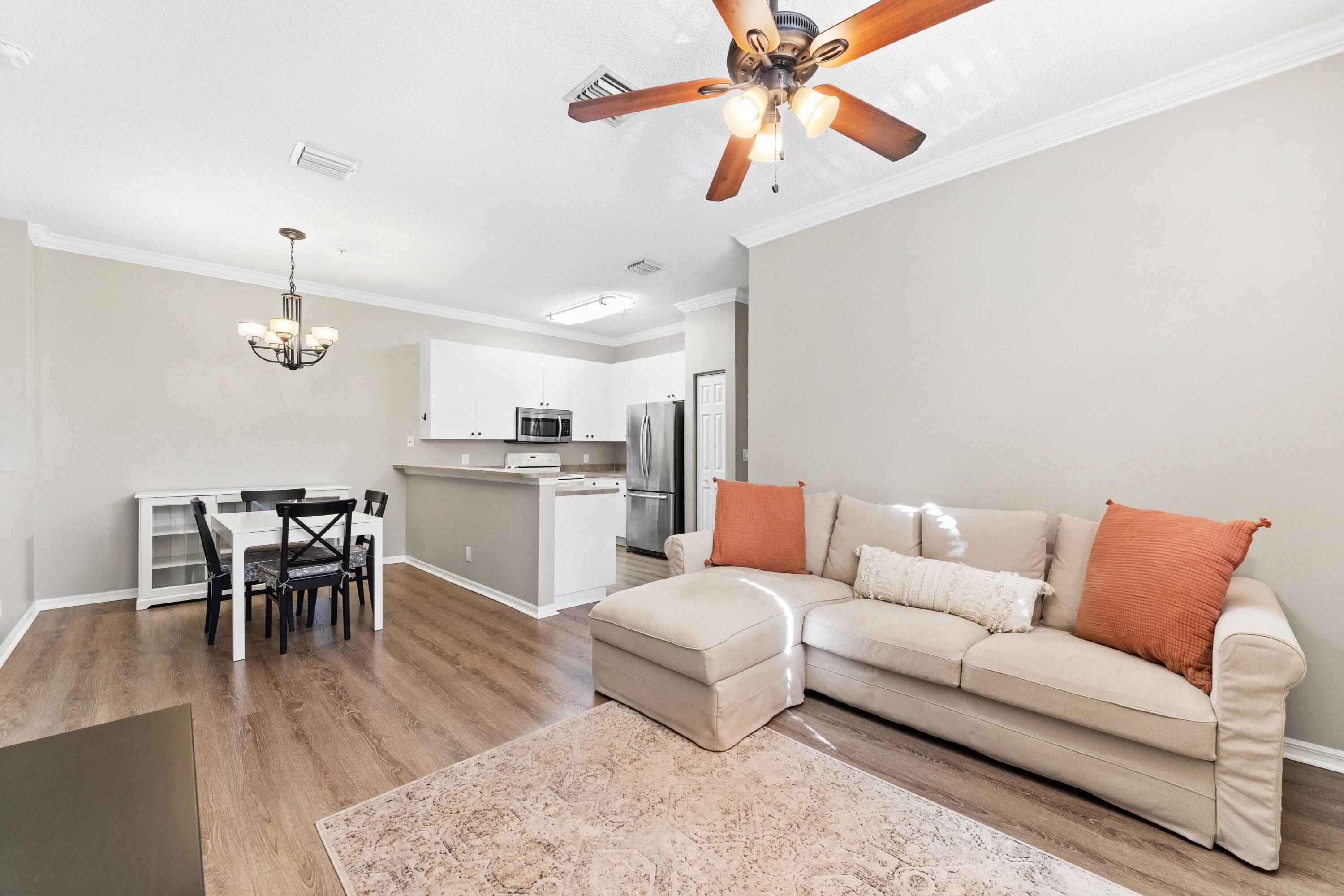 Welcome to 115 Lighthouse Circle in the desirable community of Tequesta Trace !