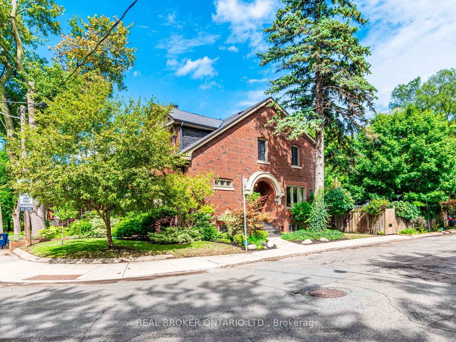 A Pocket Full of Sunshine In The Heart of Riverdale !