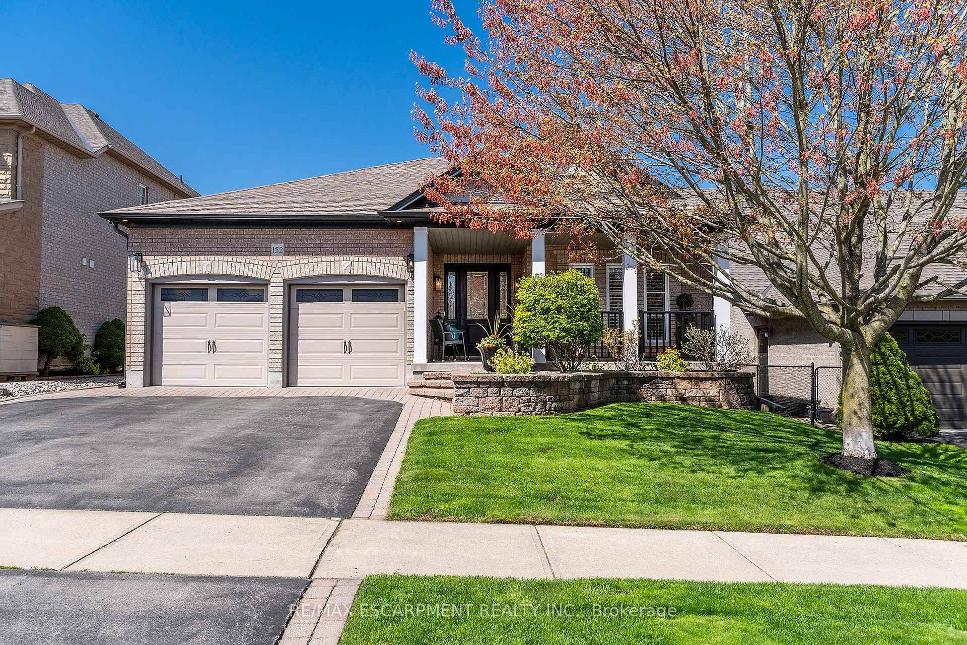 Brilliantly Designed Showstopper with Modern Living in Mind.