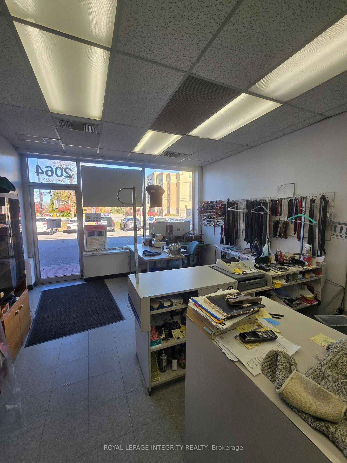 Incredible opportunity to own a long standing, turnkey dry cleaning and alterations business located on a high traffic main road in the heart of West Ottawa.