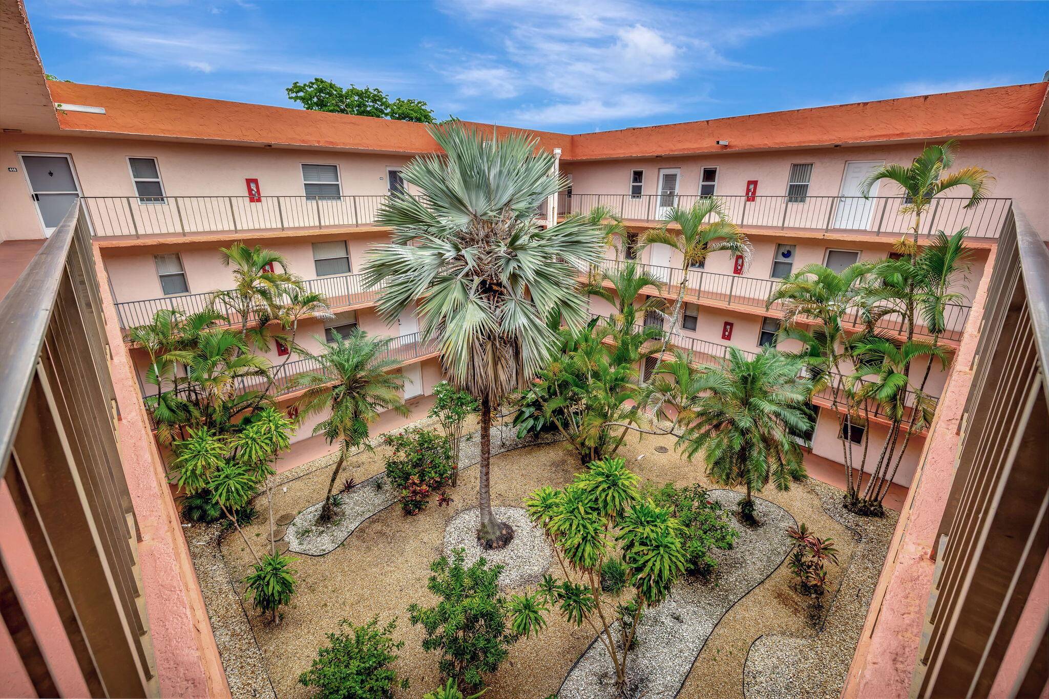 Charming 1BR 1BA condo in Somerset, a 55 gated, elevator building in Lauderdale Lakes.